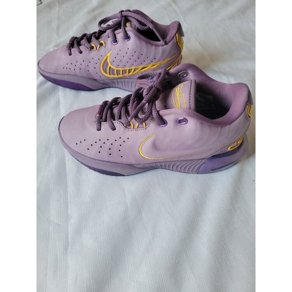 Nike LeBron James XXI Purple Rain Violet Dust Gold 4Y Basketball Shoes